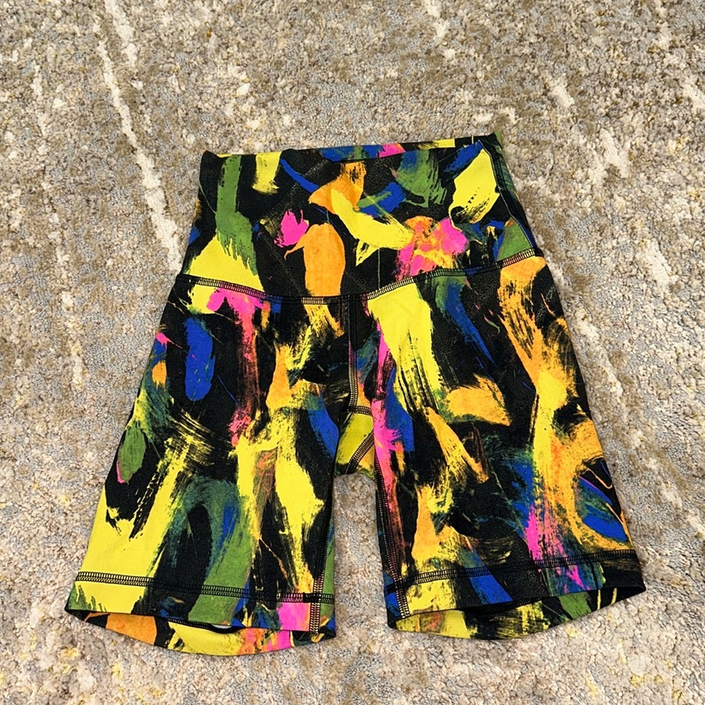 LULULEMON ATHLETICA - SHORTS - WUNDERTRAIN